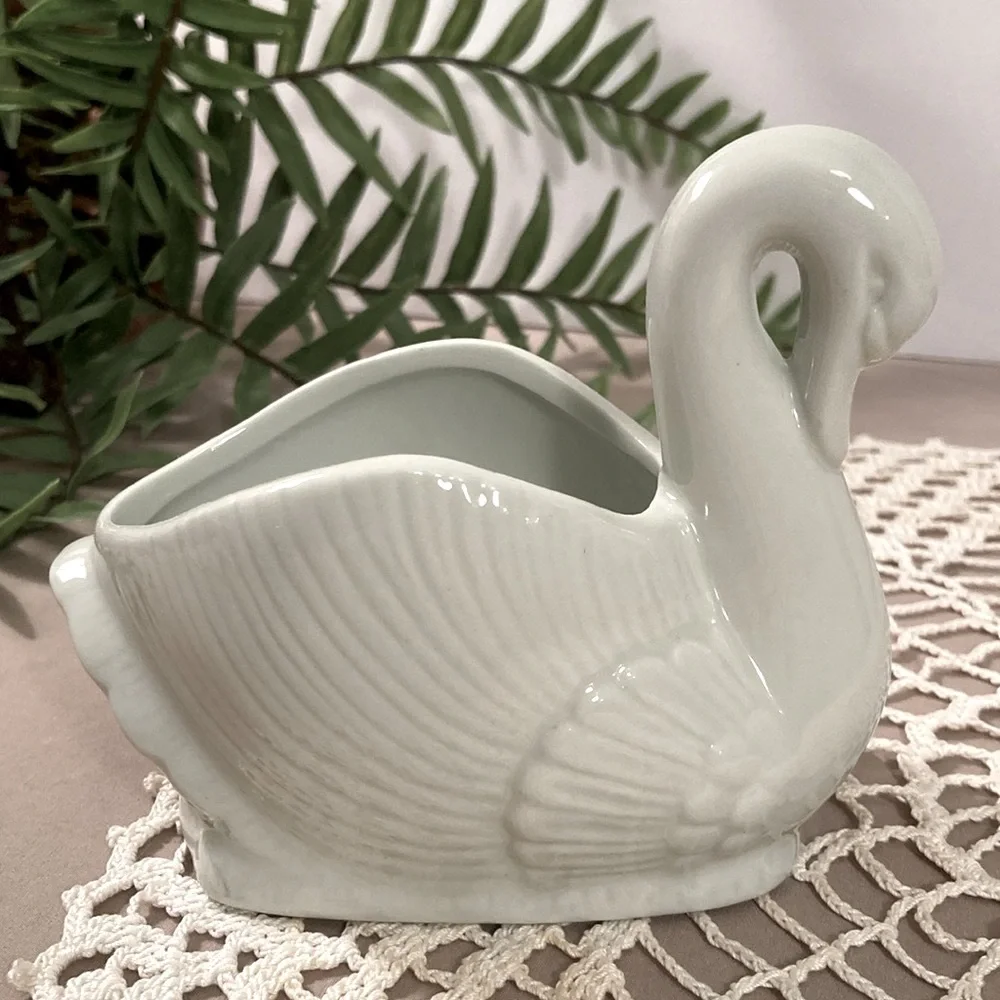 Vintage Graceful Swan Ceramic Planter - Picture 4 of 14